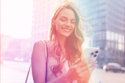 phone-user-sunny-street