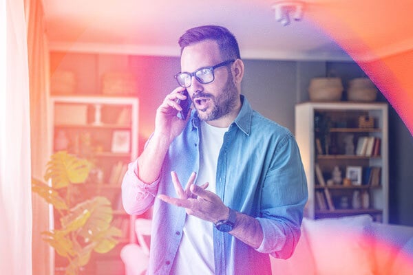 mosaicx-20251030-man-phone-speaking